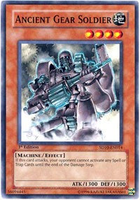 Ancient Gear Soldier – Structure Deck: Machine Re-Volt (YuGiOh)